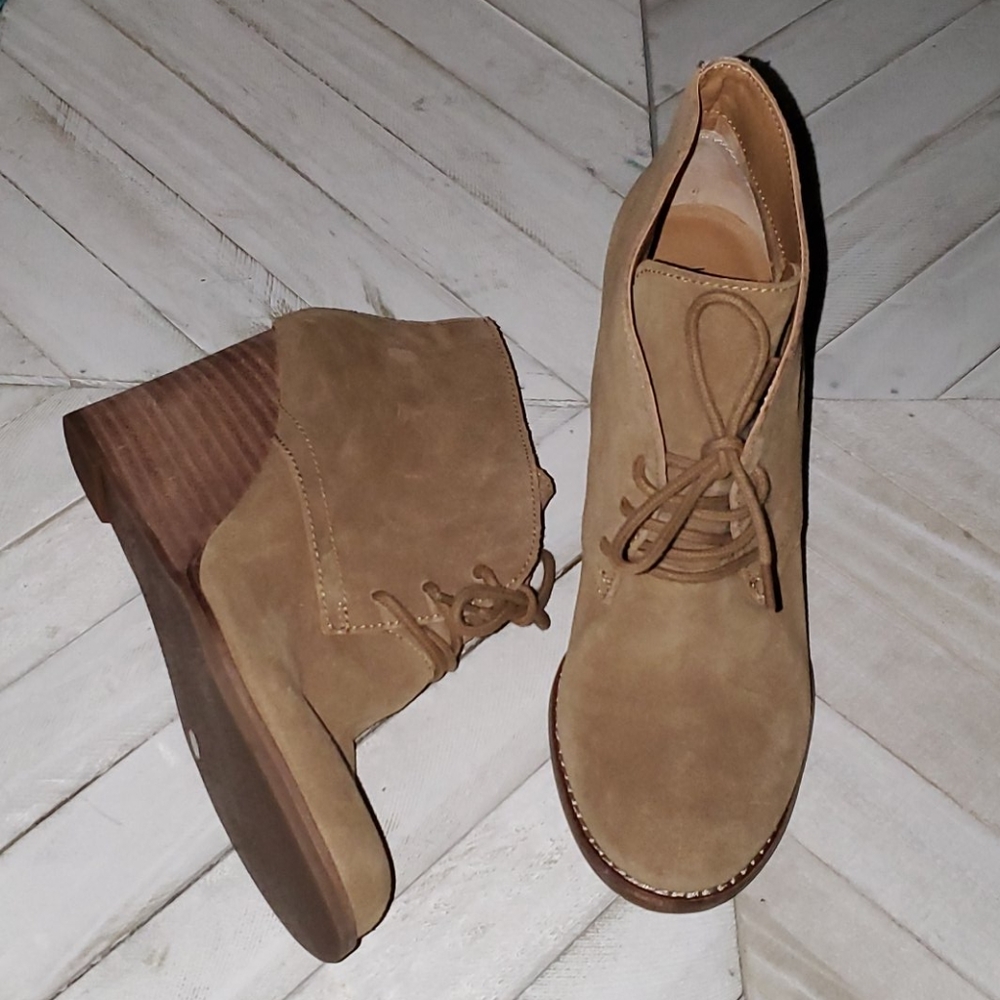 Lucky Brand Size 8 M Tan Suede Wedges NWOT